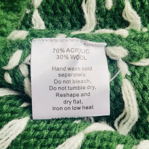 FESTIFIED NWT Holiday Sweater - Picture 5 of 15